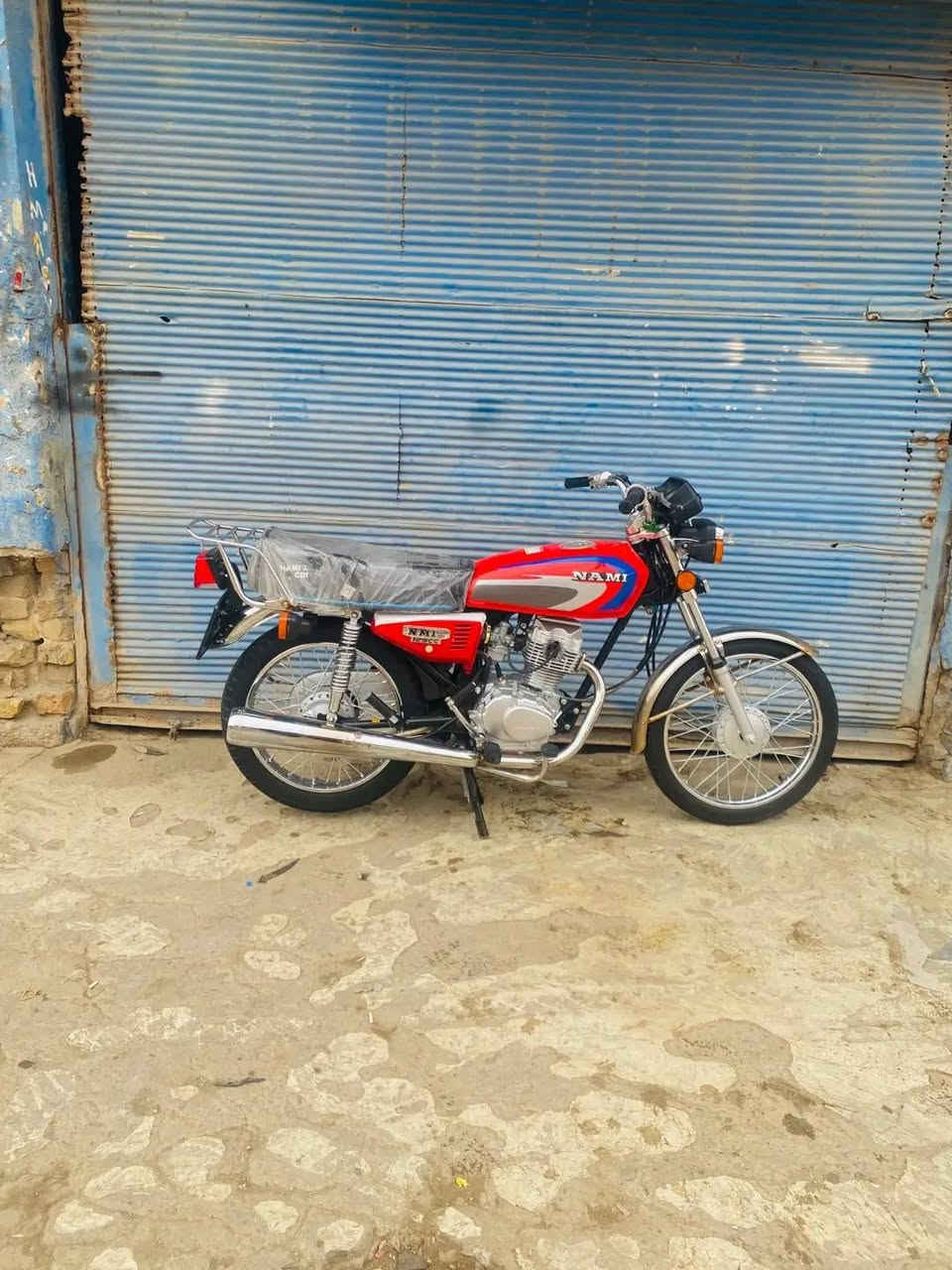 سلام عليكم دراجة نامة بدون اوراق دراجة بعدهي جديده سعر مليون وبيها مجال للشراي هاذ رقم رعيها وتصلو علي وتفاهمو ويا ‏‪***********‬‏
