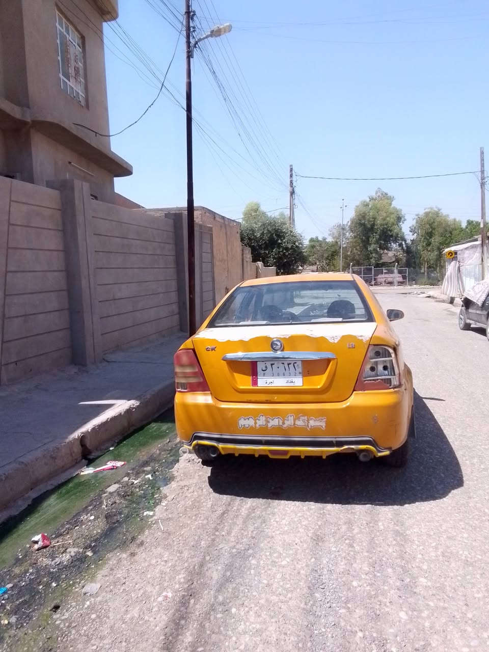 @سلام وعليكم سيكي للبيع السياره گدام العين مكينه تصرف كوبون بانزين بيها مكاني موصل الايمن شرعيها موجود بالاصلاح الزراعي السعر قفل 25 الاتصال على الرقم ***********
