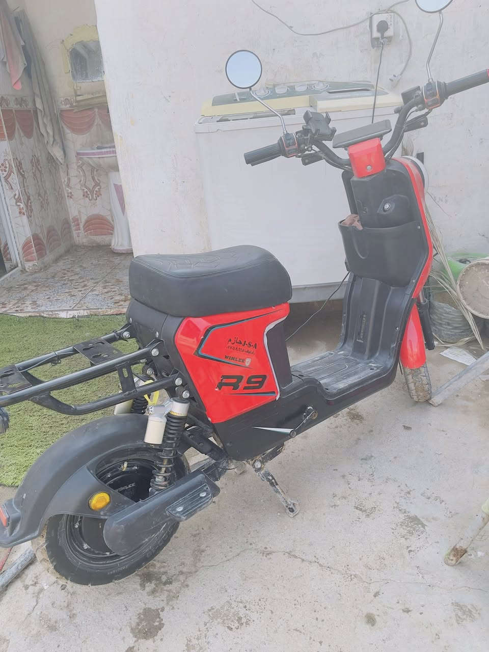 دراجه شحن ار9 البيع دراجه جديده سعر 400بيها مجال شراي اتصل*********** عنوان زبير شعيبه
