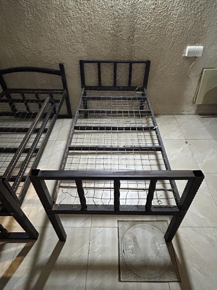 السلام عليكم چرابي حديد تفصال يرهمن طابقين الطول 190 والعرض 90 السعر 150 بيهم مجال بسيط العنوان ابو الخصيب مهيجران للاستفسار ***********
