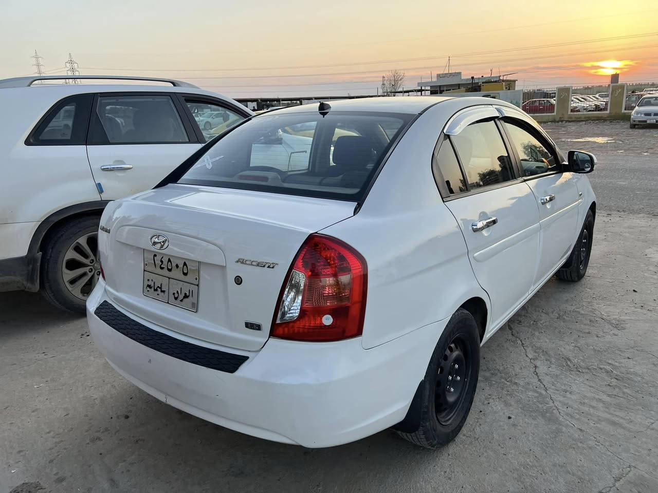 سلام عليكم 
اكسنت للبيع 
بيها صبغ نص الباب الوره نفر وجاملقات اماميه صبغ شويه 
موديل 2010 
كير ومحرك 16 شرط 
تواير وصدر جدد
السعر 90 وبيها مجال للطيبين 
الرقم ***********
