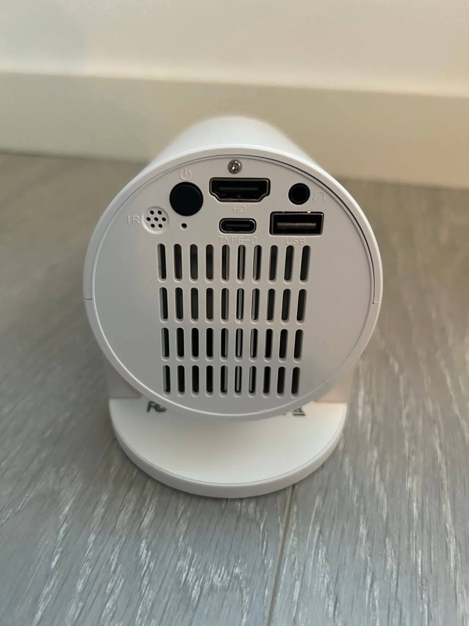 داتاشوب عرض البيانات LED YK200
عندي اخر قطعتين ع اول تم ب العافيه 
السعر ٢٠ آلاف 

حجز والاستفسار واتساب 
***********📱
يوجد خدمة توصيل 🚕 
محافظات 5الاف 
بابل المسيب 3 آلاف 
المسيب حي العسكري 🏍️ مجاني
