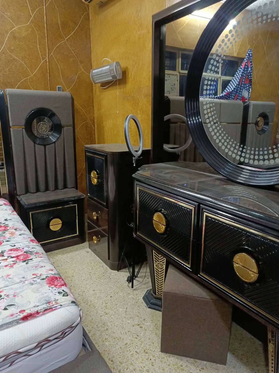 غرفه للبيع 7قطع السعر ع خاص رقم موبايل ***********/            ***********
