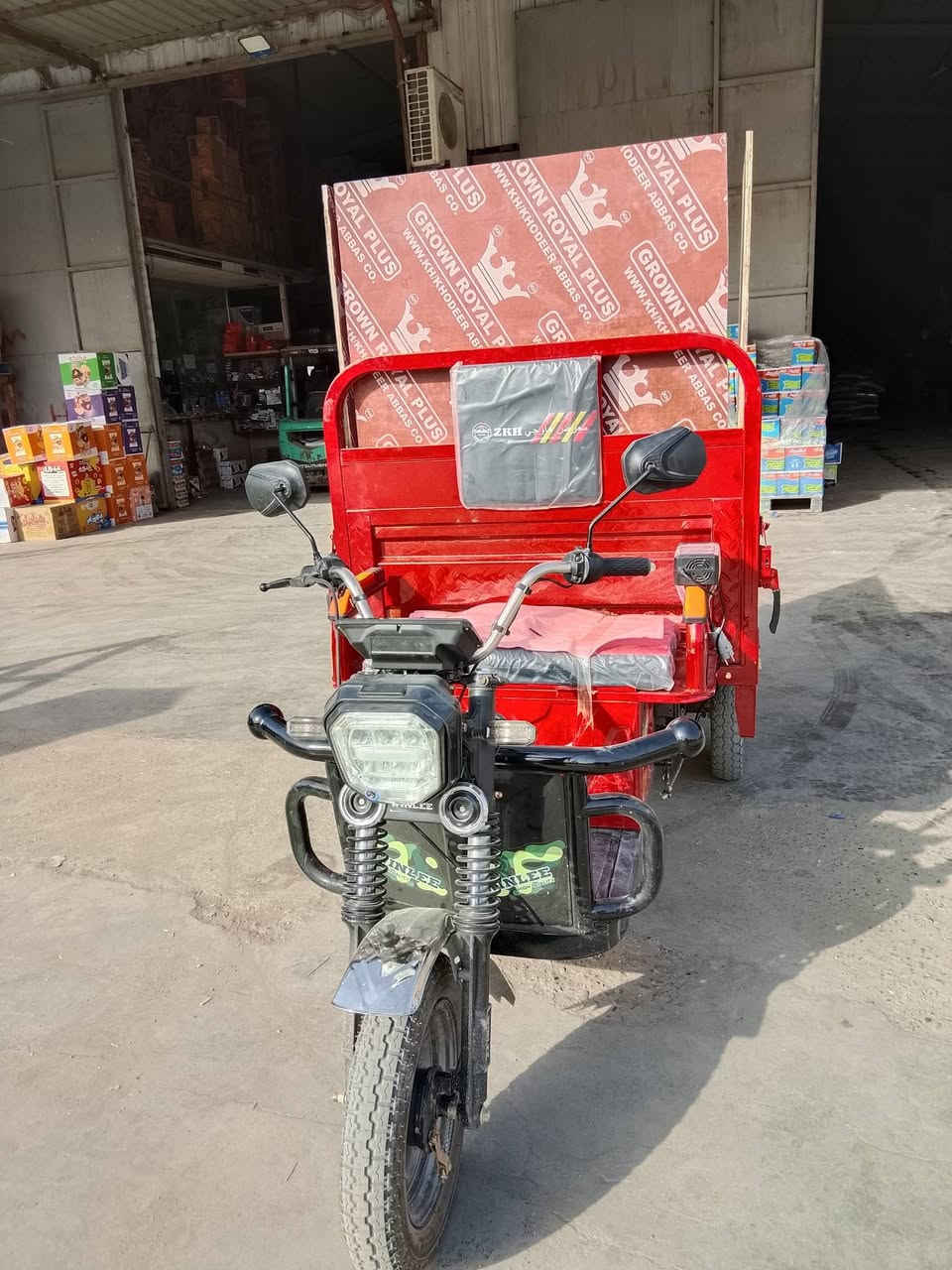 السلام عليكم  ستوتة شحن مديل ٢٠٢٥ صار أربع ايام من ماخذها  
تجي ع الفحص  السعر مليون و٤٥٠ وبيها مجال 
رقم الهاتف  ***********
