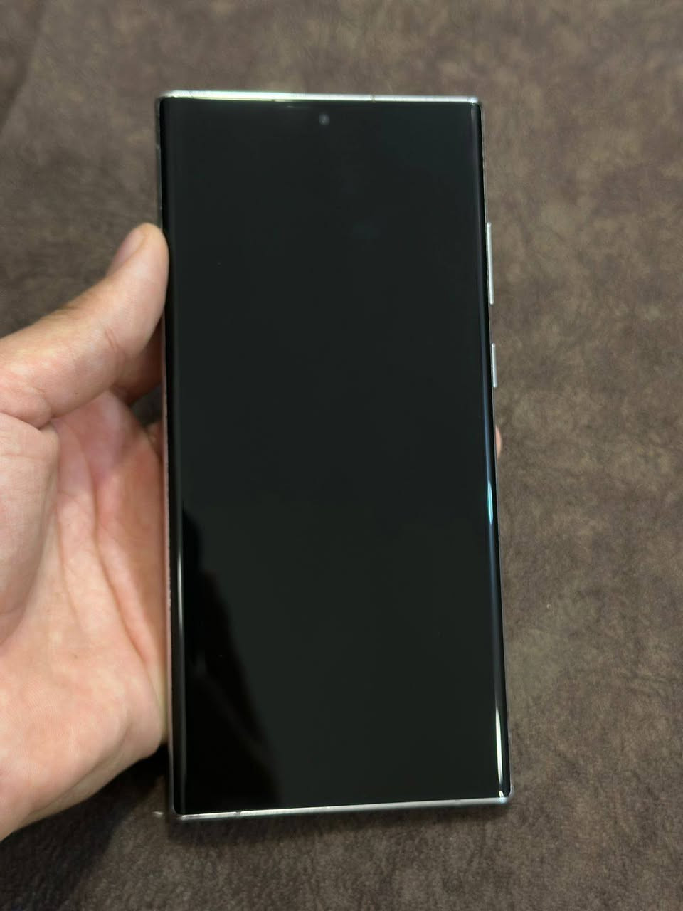 جهاز للبيع Samsung Galaxy S22 Ultra
التفاصيل

الشاشة 

​المقاس: 6.8 إنش بدقة +QHD.

​التردد: 120 هرتز 

​الكاميرة 108 ميجابكسل (f/1.8) مع مثبت بصري.

​السيلفي: 40 ميجابكسل (تقدم تفاصيل دقيقة جداً).

​الفيديو: يدعم التصوير بدقة 8K.

​الرام: 8 جيجابايت.

​التخزين:  256 جيجابايت

​البطارية: 5000 مللي أمبير، تدعم الشحن السريع بقدرة 45 واط والشحن اللاسلكي

السعر 750  الف بيه مجال بسيط


**إذا كنت صاحب هذا الإعلان وتريد حذفه لأي سبب، رجاءا أرسل رسالة إلى الدعم الفني**