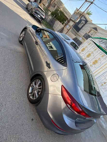 سلام عليكم للبيع او مراوس النترة موديل 2018 
بيها صبغ مكان الرقم الخلفي وبنيد وفوك باب السايق بالتكمة شي قليل مال تحميل بدون لا معجون ولا بارد بدون ايرباك السيارة ماشية 152 ميل موصفات شاشة كامرة دوارة رادار جانبي تحكم ستيرن جهتين كروز سرعه 3 انضمه قيادة سبورت وايكو ونورمل شاشة ديجيتل محرك 2000 دوش مبدل بي راجز حار فقط بلادي كير بلادي سيارة نظيفه ومرتبه يحتاج الها بس صبغ دعامية وبنيد مكان السيارة بغداد الغزالية سعر 122 وبيها مجال  

***********
