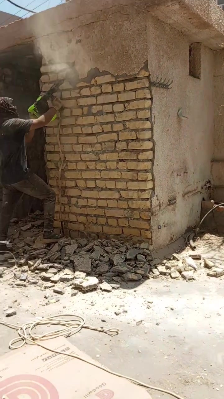 جزء من اعمالنه اليوم تكشير مستعدون الكافة الاعمال تفليش تكشير البيوت تدخيل وفرش سبيس وحدل وقلع ارضيات من الكاشي تزفيت الارباطات صب باتلو لنتن الاتصال على الرقم ***********
