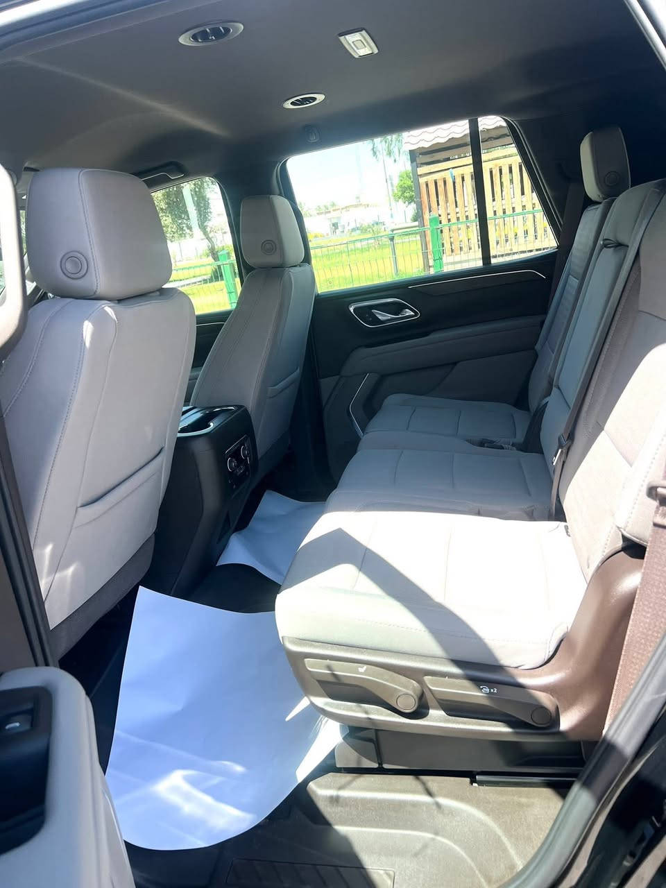 السلام عليكم ….
تاهو LS اسود 2024 بجم بريمير رقم بغداد
علامه اسود ضوء القمر وكاله المنصور 
بصمه وتشغل عن بعد ويصمه ابواب
محرك 8 سلندر 5300
رادار امامي وثلاجه 
شاشه وكاميرا 
كراسي كهرباء وتبريد 3 قطع 
ماشيه 35000 الف KM
مكفوله وجديده حيل 
والمواصفات الباقيه معروفه
بعدهي بوضع الشركه منً كافه  النواحي 
السعر 49500
***********
***********
