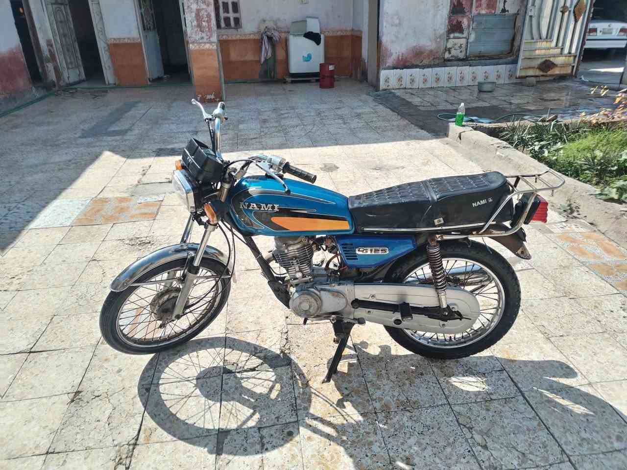 سلام عليكم دراجه للبيع بدون وراق ايرانيه وكلها بلاد تانكي كشن لات ثلجي عينه ليزريه صطاب كله جديد ضفيره باتري سعر 500رقمي ***********
