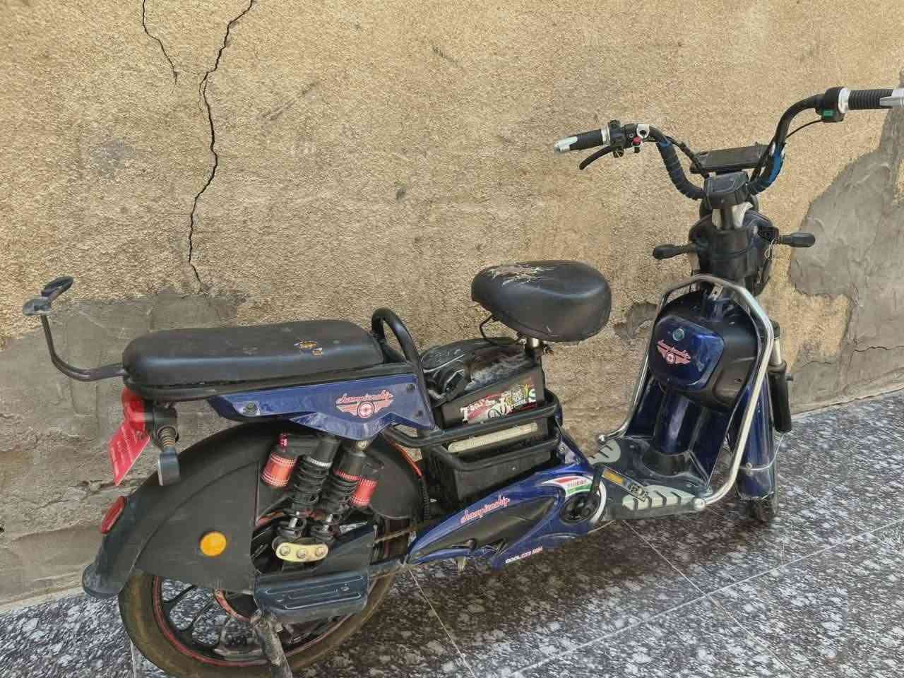 للبيع باتري جديد صار يوم واحد من اشتريته بس الباتري سعره ١٩٥ السعر الكلي ٢٧٥مع المجال لقليل


**إذا كنت صاحب هذا الإعلان وتريد حذفه لأي سبب، رجاءا أرسل رسالة إلى الدعم الفني**