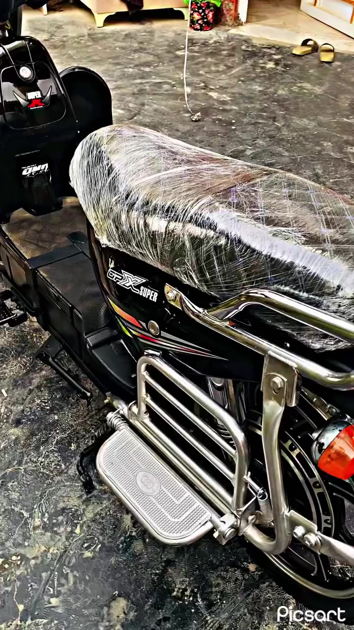 متاح دراجه هارلي نضافه واضحه بلفيديو
قفل من الاخير بدون عمله ب225الف قفل بطارياتها منفوخه بس تمشي طبيعي مكاني فلوجه *********** واتساب او اتصال
