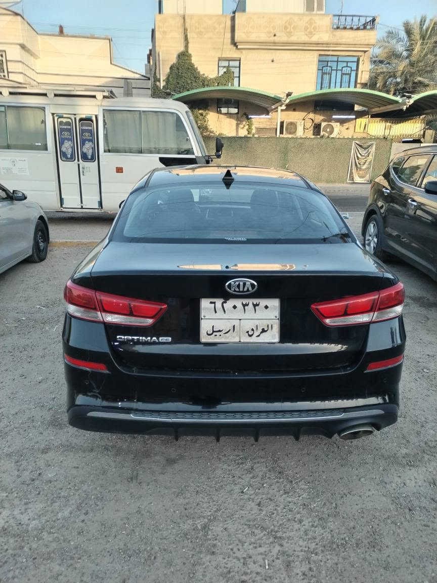 اوبتيما موديل 2020 محرك 2400 ماشية 100 الف ميل رقمها اربيل القديم حادثها بنيد فقط، كير ومكينة وتبريد بحالة جيدة جدا مواصفاتها:
* شاشة وكاميرا دوارة
* اشاير بالمري
* حساسات خلفية
* رادار امامي
* مثبت سرعة
* حساسات قراءة ضغط الاطارات
ملاحظة: بيها بارد 3 اماكن وبيها حالوب بالقمارة.
السعر المطلوب 130 ورقة وبيها مجال للأستفسار الاتصال على الرقم *********** بغداد, العراق
