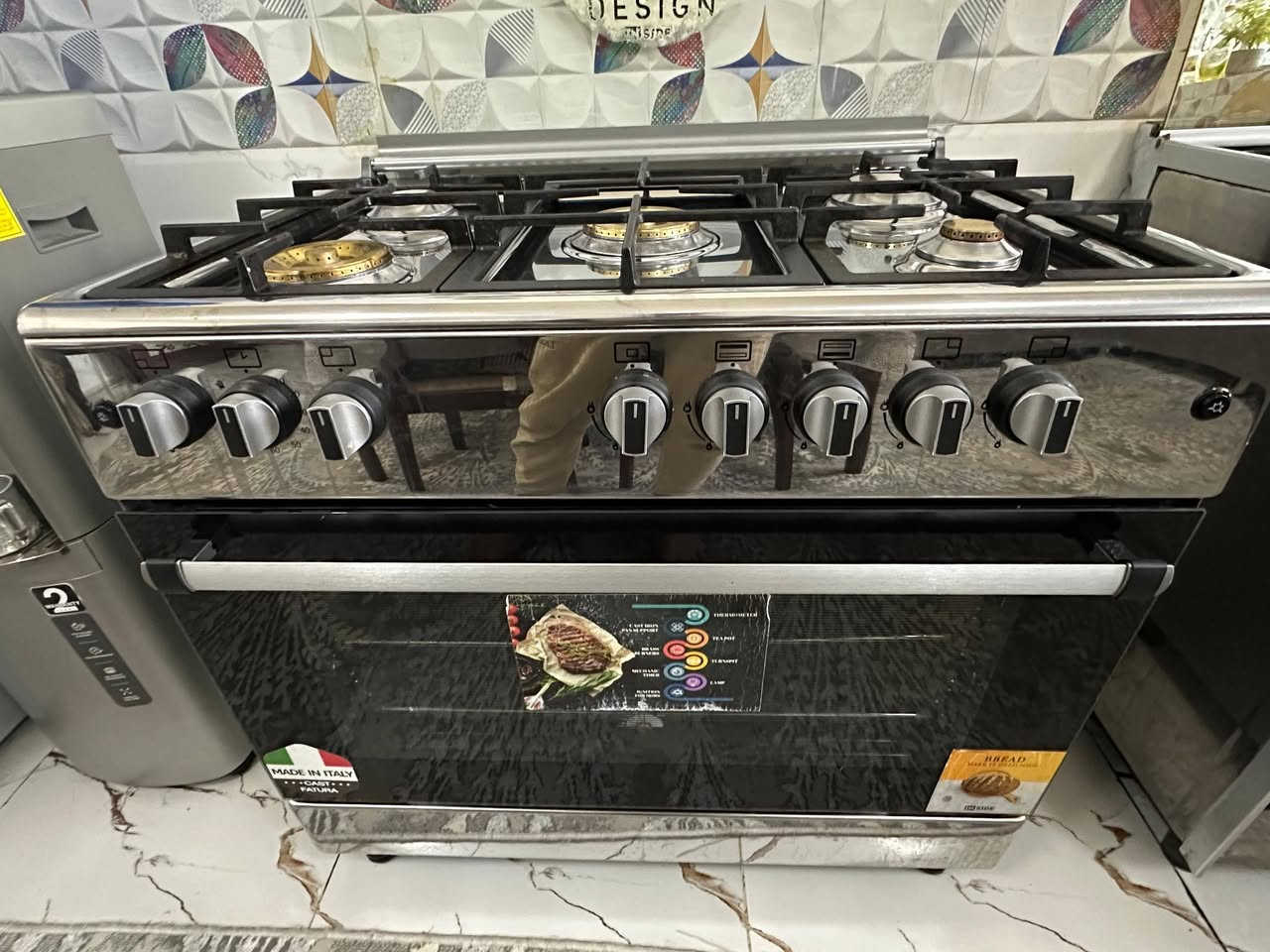 طباخ ايطالي ماركه انسايد الايطاليه استعمال شهرين نظافته فول بعده جديد رايده ب450 قياسه 90×60 الجامبو الكبير عنواني غزاليه رقم الهاتف***********
