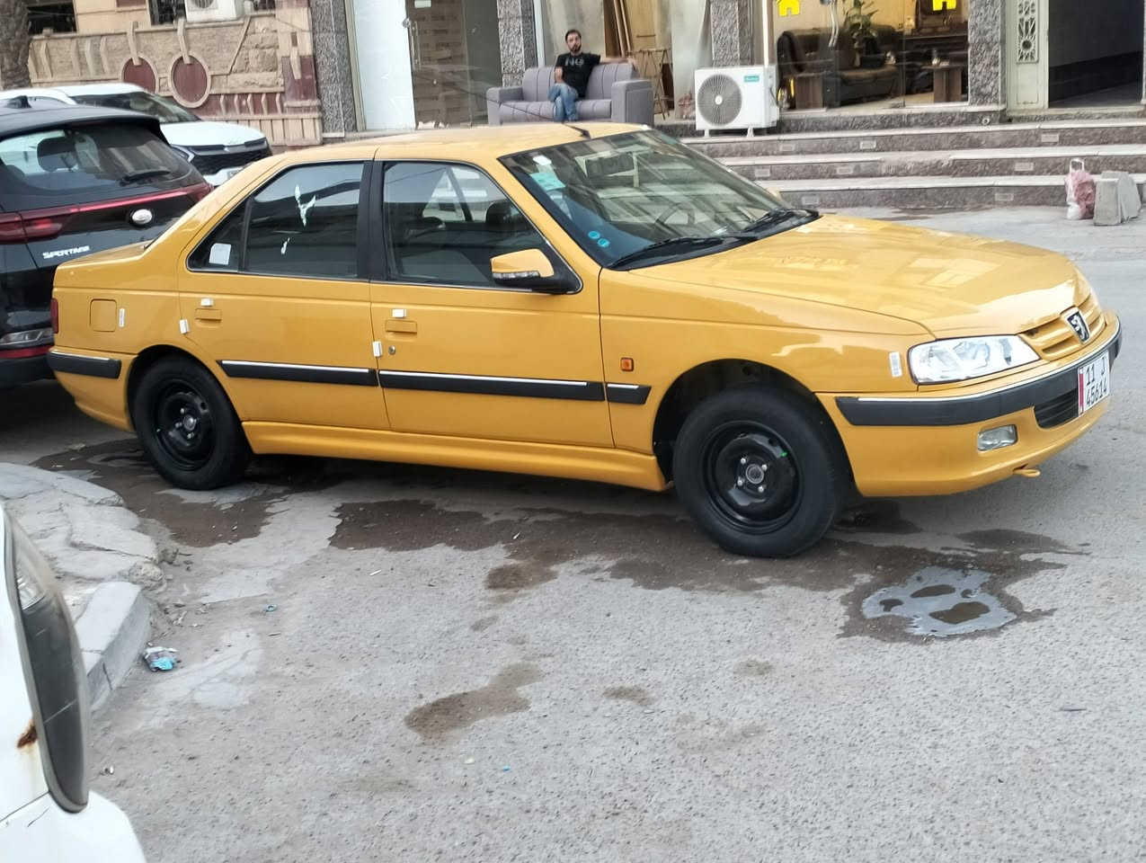 السلام عليكم بيجو بارس 2015 للبيع مكفوله من التبديل والتعديل والصبغ رقم إنكليزي الجديد بأسمي هزه قبل 5 أيام هازهه سنويه بأسمي لغايه 2028
بيها مكينه مال فرنسي لاتنقيص ولاتبخير بلكاترتون مكينه وكير وتبريد تخم تاير تخم ويل غرفتها حلوه مكان السياره بغداد
للاستفسار اتصل وتدلل 
***********
