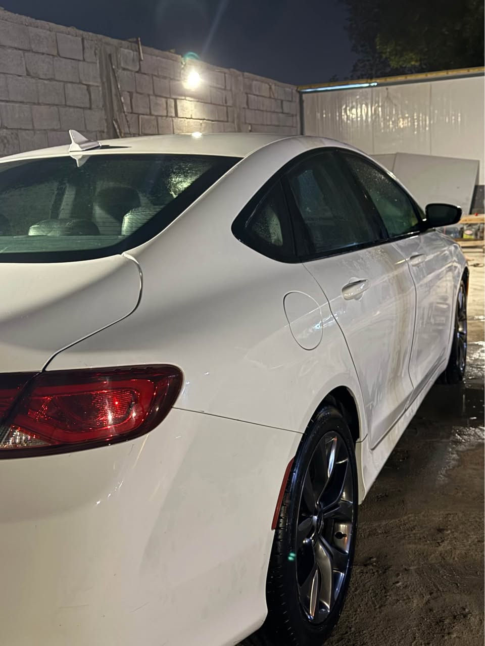 السلام عليكم 
للبيع C200 2015السياره كفاله عامه ما عده جاملغ والبنيد معدل على البارد ومصبوغ توحيد الوان سياره فول مواصفات ما عده البنوراما فئه S شفتات رياضيه كزوز بلادي رياضي دواخل اسود جلد سايد بريد بصمه شاشه وعينه اوباما ماشيه 188 كيلو رقم ناصريه مشروع وطني ب اسمي 
العنوان بصره ابي الخصيب 
السعر 125وبيه مجال 
الرقم (***********) البصرة, العراق
