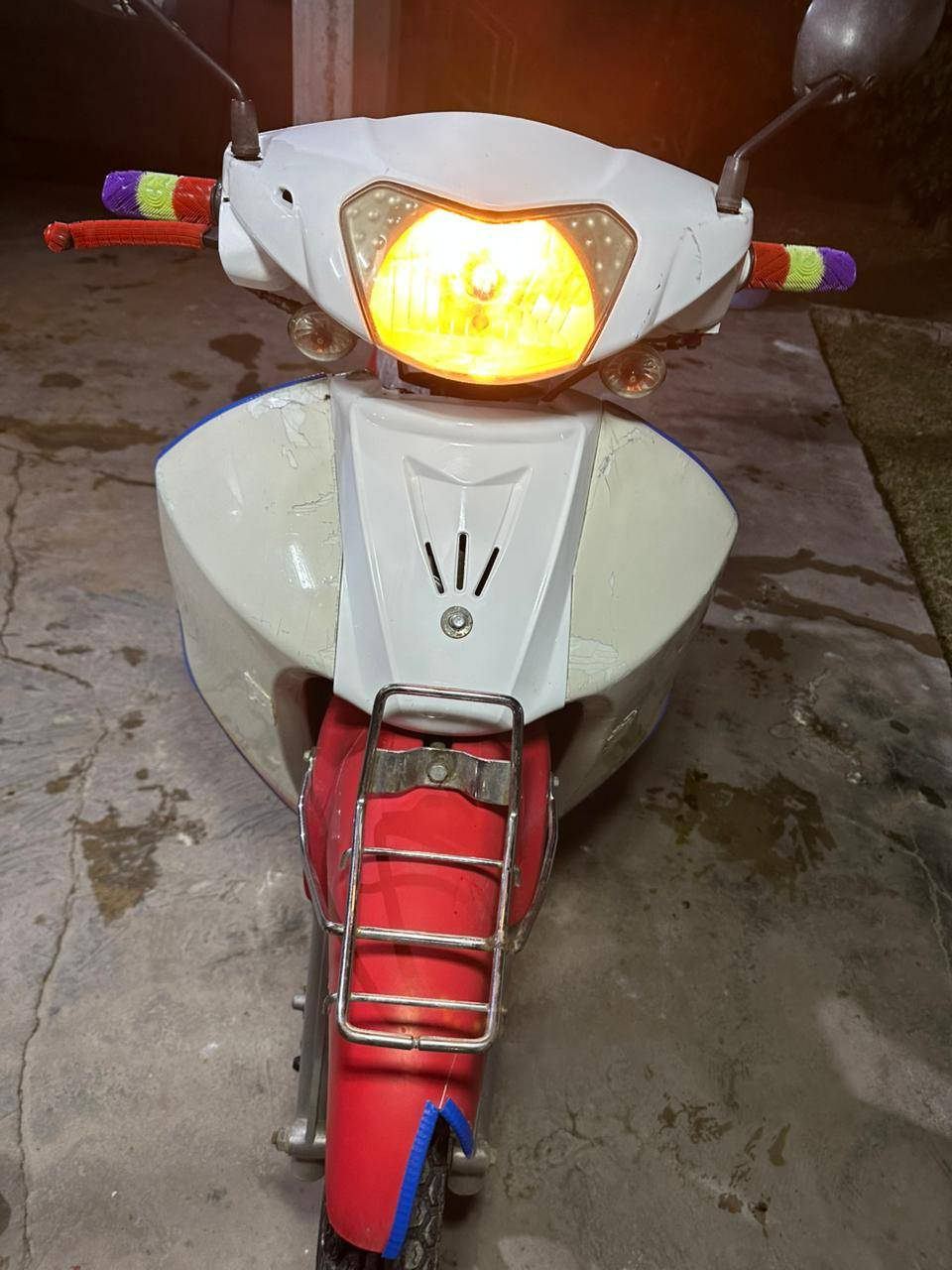 سلام عليكم ؛ دراجه للبيع كلشي كامل بيه بس كهربائيات يعني الاشاير يعني الاناير دراجه شغاله سلف وهندر تخم تايرات الدرع مالته الأصلي مو سوكي لاتنقيص ولا تبخير بي ملاحضات خفيفه دبلات جدد الدراجه احله من الصوره السعر ٦٠٠


**إذا كنت صاحب هذا الإعلان وتريد حذفه لأي سبب، رجاءا أرسل رسالة إلى الدعم الفني**