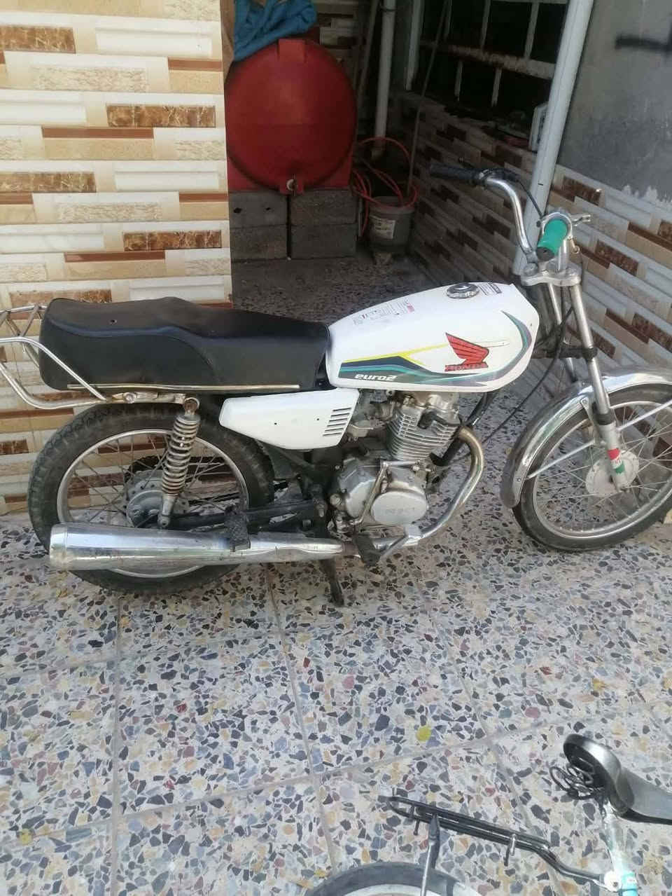 سلام عليكم شباب درجه لبيع بدون وراق سعرهه 500 وبيهه مجال ليردهه يخابر ويدلل ***********
