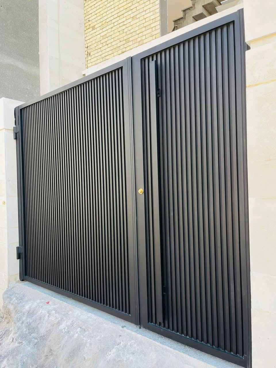 الموقع الكوت...الكوت
اي بل كوت 
مجمع القصر الحديدي

الجودة ولتميز  ولأتقان 
ابواب القاصه 
وابواب نقشات متنوعة 

لتفكر ولتحتار القصر الحديدي هوه الاختيار 
 
خليك بالبيت 🏡وباب بيتك 🚪توصل لبيتك 🏠

تميز بأحدث الموديلات الحصرية🚪🚪
كل ما هو جديد 
ابواب خارجية قاصة تسكام
بانسب الاسعار  💸��� 
مميزات الباب المُصفح
حديد ثقيل اطار 4 ملم 
تتميز بالأمان والجودة والقوة 💪🏻
تتميز بالشكل المُميز
دبل (كيلون) 
ضاهري ومخفي 
لا يُمكن فتح باب المُصفح بنسخة مفاتيح مُقلدة 🔐🔑
بس تختار الديكور ولباقي عليه 
الابواب تسكام عراقي مو مستورد 
- تتميز أيضًا الأبواب المصفحة بأنها مانعة لتسربات الأتربة فهي مُحاطة بأطار مطاطي قوي
 -  ⛓
حسب الطلب وحسب الديكورات الحديثه 
بأدارة : صادق جواد
الموقع :الشهداء -----نهاية شارع القاضي ---------قرب جسر عميشه 
للاستفسار ولحجز الاتصال على الرقم 
***********
واتساب نفس الرقم الضاهر 

——————————————
