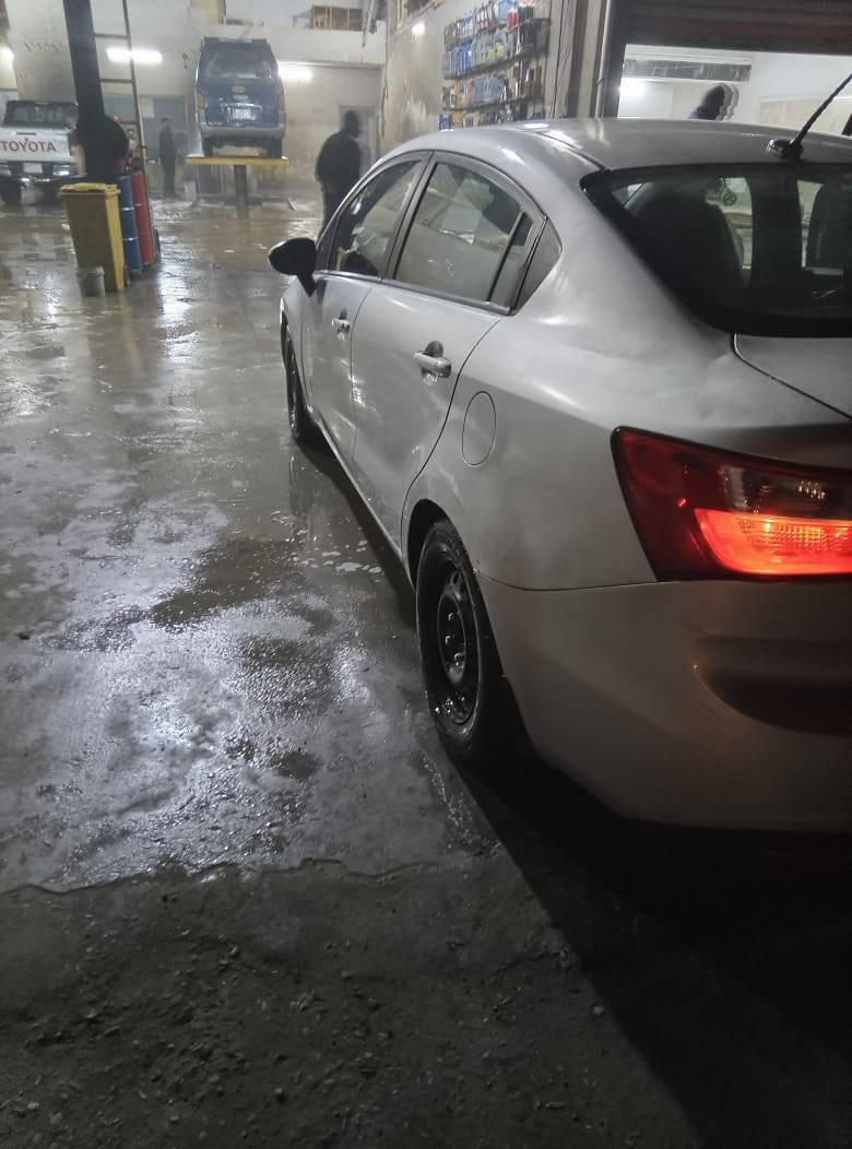 كيا ريو للبيع موديل ٢٠١٦ مكانها بغداد مابيها اي نقص اذا انت موضف كلش تفيدك وارد أمريكي رايدها ب٨٨ وبيها مجال للإستفسار ***********
