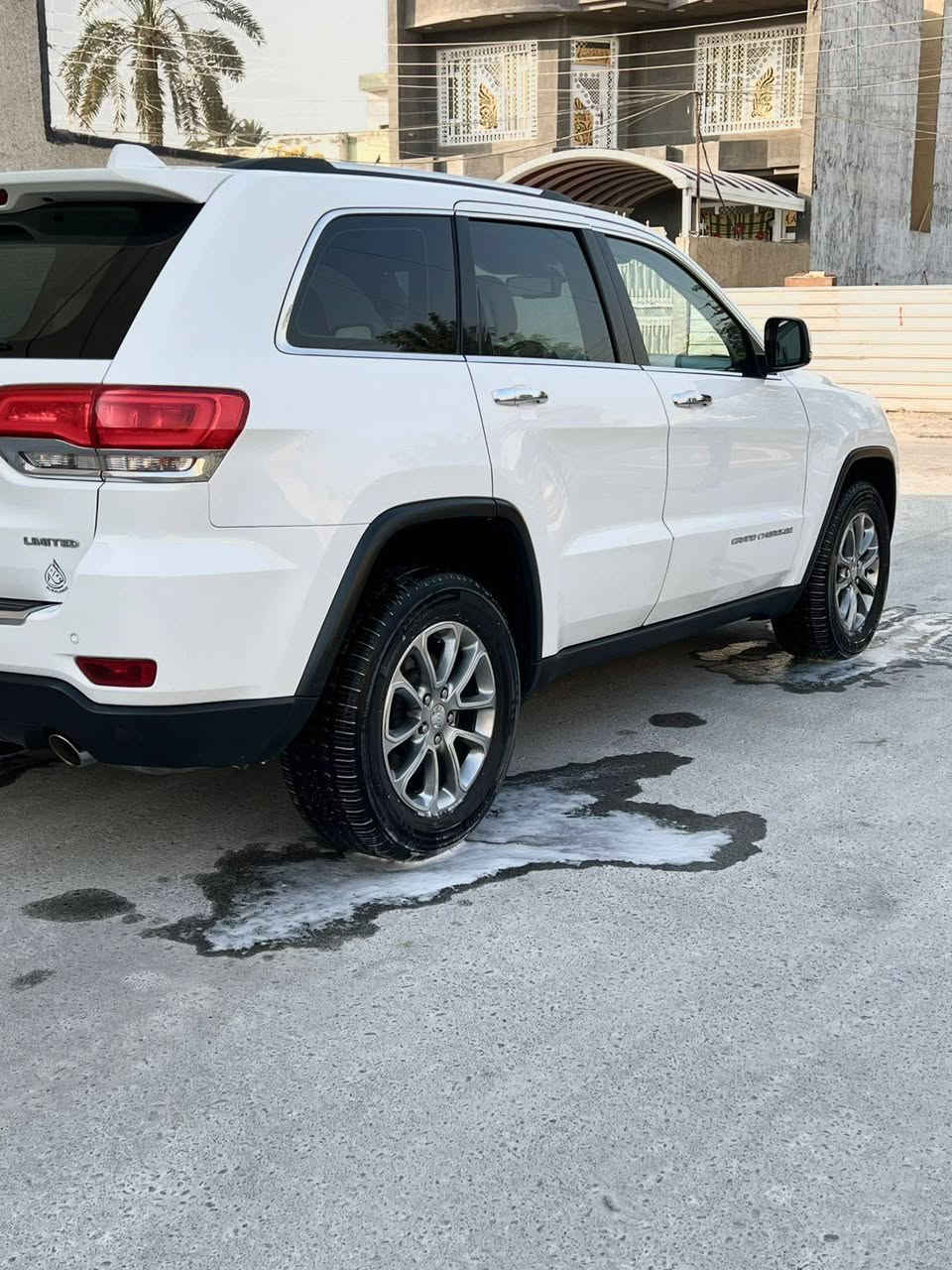 جيب لاريدو موديل 2014 
رقم سليمانيه بسمي شخصيا 
هزه وأرقام جديد 
فو موصفات داخل بيجي كشنات كهرباء 
صندوق كهرباء بنروما فول لمتدت 
ماشيه 162 
مكينه كير مكفولات 
السعر 223 وبيه مجال  
***********
