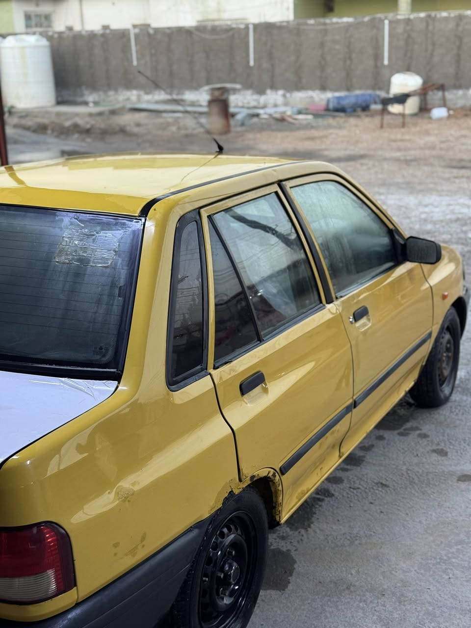 سياره سايبة للبيع موديل 2011السيارة كاملة مكملة رقم بغداد ومصفرة هية أو غرامات
مكينة أو كير مكفولات تبريد أو تدفئة جاهزة تخم تاير السيارة كاملة مكملة 
سعرهة 28 ورقة أو بيهة مجال 
مكاني بابل حله بكرلي 
رقمي ***********
