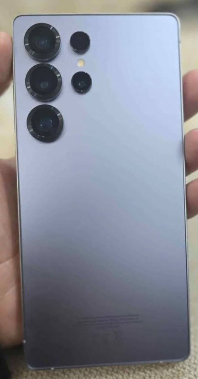 للبيع s25 التر ذاكرة 256 نظف كلش مليوم او 100 قفل غراضة كلها كوجوده للتواصل ***********

