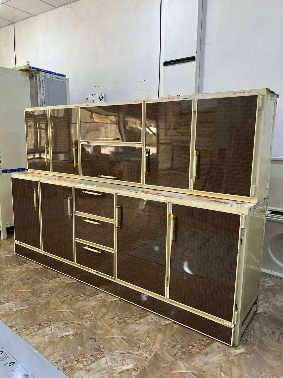 كاونتر مستعمل سعودي قياس مترين ونص مع سنك متر ونص جديد مرمر جديد عنوان 8 شباط مقابل  التانكي ام عمار بفرع راشي الرشيد معمل محمد الكردي سعررررررر450

***********
