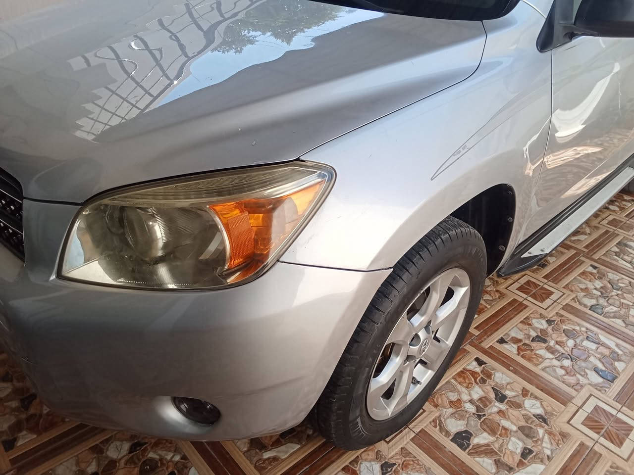 سلام عليكم للبيع را فور 4x4 موديل 2007 بدون صبغ بدون حادث سيارة على وضع شركه هزا سنوي رقم كلا جديد بسمي تخم تيرات مشلن تبريد ثلج سعر 105للاستفسار اتصل على رقم ***********
