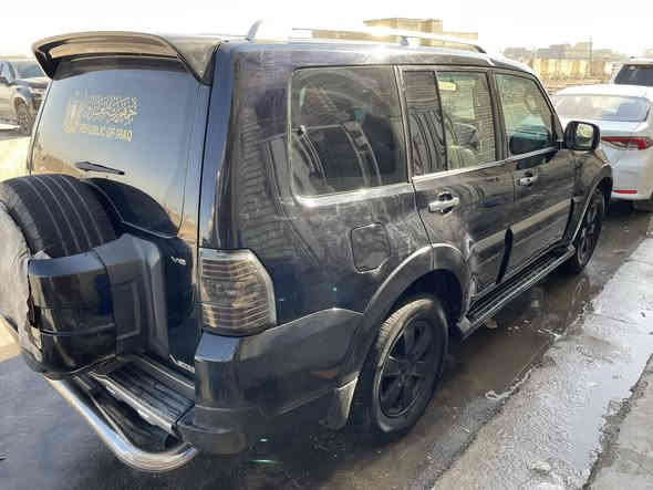 سلام عليكم باجيرو مديل٢٠٠٨ فول موصفات السيار كشنات كهربا كشن تتفى تبريد سلات ٧ تبريد ٣ قطع فول السيارة محرك٣٥٠ بيهة صبغ قطعتين السيارة خير من الله تجي شوف احلة من الصور السعر ١١٥ الستفسار ***********
