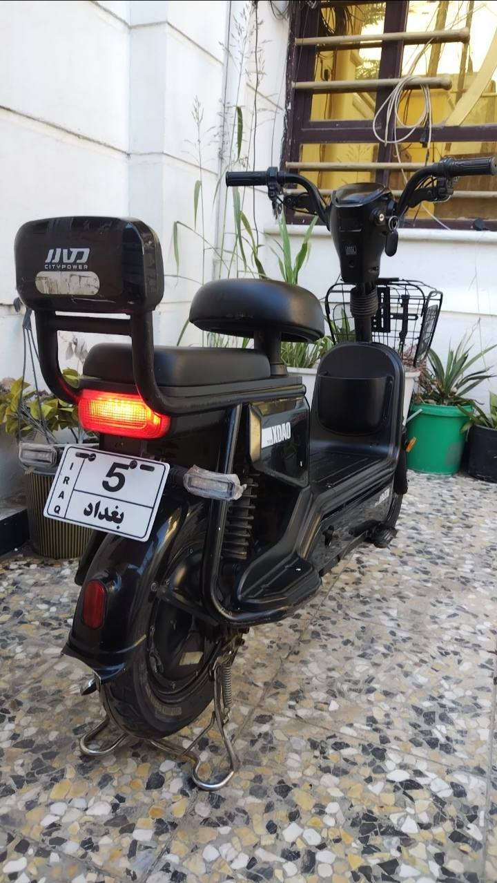 السلام عليكم دراجه شحن نضيفه وكامله كلشي شغال حجم 14 وياه شاحنه وبصمه وسويج 

السعر 250 الف 
العنوان بغداد الامين الثانيه 
***********
