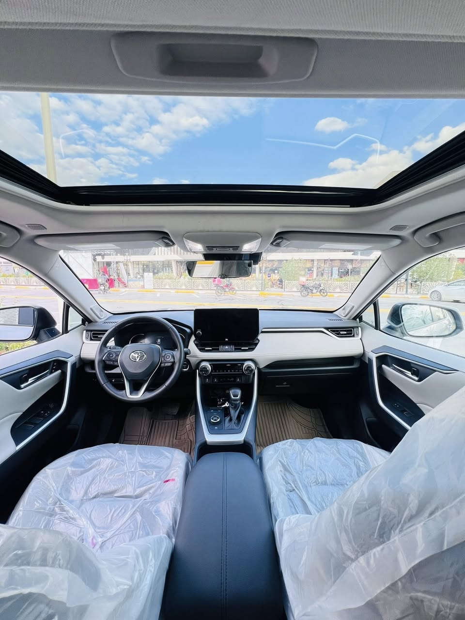 راف فور xle  بريميوم
‼️‼️‼️
موديل 2025 فول موصفات دخول جديد

ماشيه 4الالف يعني زيرو

السيارة رقم بغداد   انكليزي  

بصمة تشغيل
بصمة ابواب
سقف سلايد
كشنات جلد بلادي  
كشنات كهرباء 
رادار أمامي
صندوق كهرباء 
تحديد مسار
رادار جانبي (نقاط عمياء)
رادار خلفي
اوتو ستارت (Auto start)
اوتو ستوب(Auto Stop)
هاند بريك بصمة
اوتو هولد(Auto Hold)
تحكم وضعيات القيادة ECO,NORMAL,SPORT
مانع انزلاق+ABS
كاميرا
تحكمات استيرن
تبريد قطعتين 
شاشة حجم كبير 
ويل حجم ١٩ 
لايت عالي اوتو
كشنات تدفئة
تدفئة ستيرن
وبعد بيها موصفات 
مكان سياره ديالى بعقوبة
***********
السعر  265 وبيها مجال  ‬
