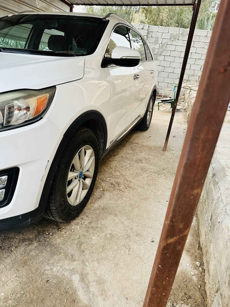 السلام عليكم
للبيع سورنتو. ٢٠١٦. 
امريكية. 
ماشيه ١٠٠ml
باسمي 
مكينه  كير.  تبريد. كفاله 
بيهة صبغ بابين عكس السائق فقط
باقي كفاله 
٤ سلندر ٢٤٠٠ جي دي اي 
سعرها ١٧٥ $وبيهة مجال 
***********
