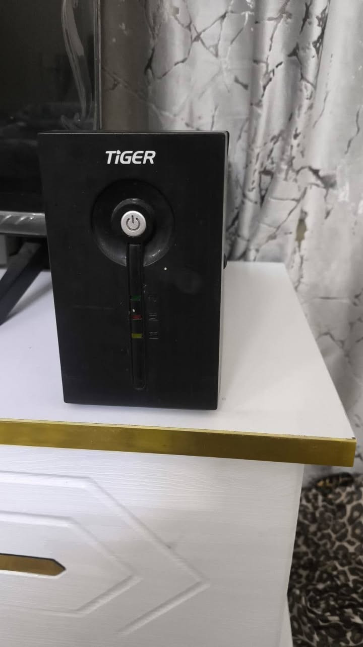 بلي فور سلم مهكر نضام 11 ذاكره 500 لون ابيض ويا يو بي اس نوعيه تايكر مستخدم قليل كلش و ويا يدات ثنين سعره 300 وبي مجال
*********** واتساب
