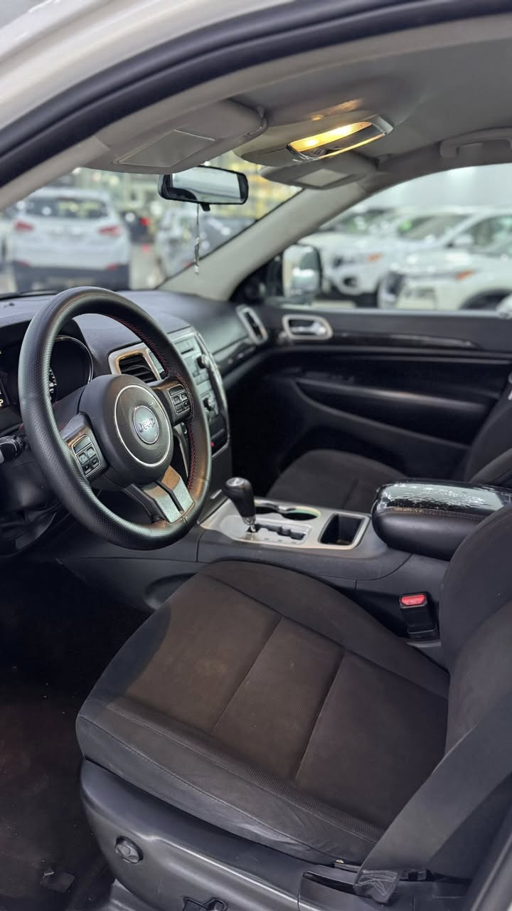 جيب لاريدو موديل 2012
سيارا فول فول بس ماعادا بانوراما
كوشين كهرابايي شاشا كبير بسما4x4
سيارا بيا جاملغ كدام شبر بونيت بدون دواخا 
بدون ارباك بشرط 
مكينه كير مامفتوح بشرط 
ماشي ١٧٠ خقيقي 
راقام سنوي جديده بسمي سيارا
واتس اب فايبر موجوده
مكان سيارا اربيل شارع ١٠٠ داخل معارض
***********
