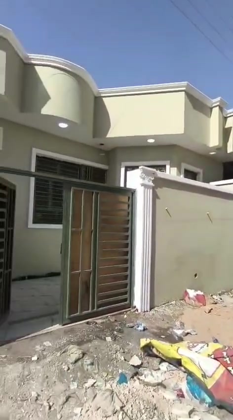 بيت حديث غير مسكون مساحته 150 متر يحتوي على غرفتين 
قرب الحولي في منطقه ال بوفياض
***********
