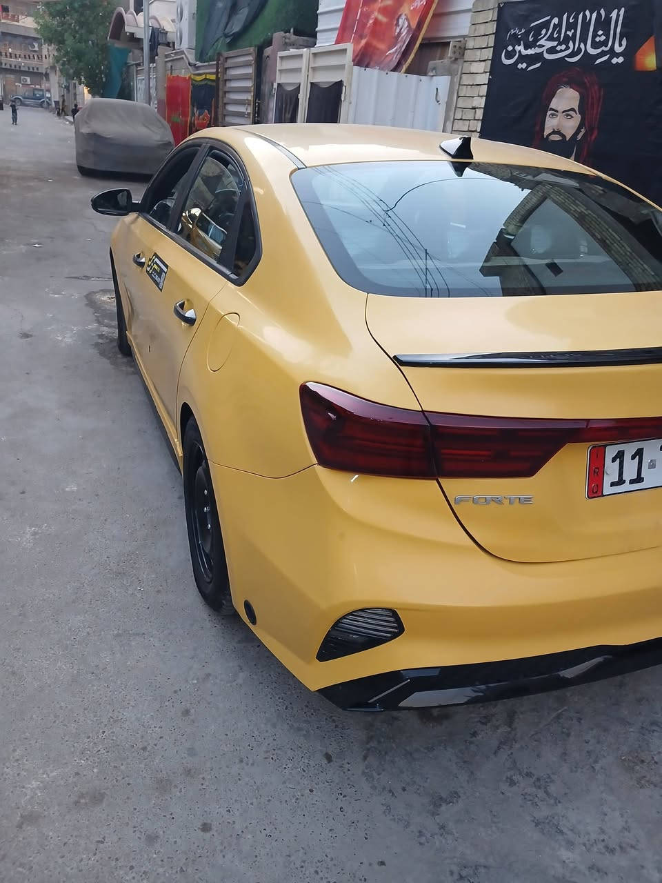 السلام عليكم...  للبيع فقط
كيا فورتي  2022 GT line وارد امريكي
مكينة 2000 دوش لوك كفاله من فتحة البرغي 
كيرها at المرغوب شرط حاوية وبرغي ممفتوح بيه 
بصمة تشغيل 
بصمة دخول
تحكمات مقود جهتين
سستم صوت هارمن كاردن 8 سماعات
ستيرن D
رادار امامي وخلفي وجانبي
تحديد مسار 
مانع تصادم 
مثبت سرعة 
شاشة كبيرة 
وضعيات قيادة 
هاند بريك بصمة
تبريد شاشة
بك لايت LED
لد نهاري
ماشية 81 
رقم بغداد الجديد 
 السعر 155 وبيهة مجال 
مكان السيارة بغداد البلديات
رقم الهاتف ***********
ملاحظة السياره كفاله من فتح برغي بيها فقط بدلت اذاين وكالة وفريز وكاله تخم تاير جديد ويل اصلي
السياره هاذ حادثها فقط جاملغ بيه معجون وقبق الجنطه مبدل اصلي وبدنه مبدله مكفوله من الكص
