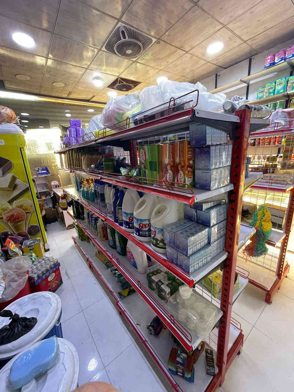 اسلام عليكم محل اللبيع على شارع تجاري العنوان الجمعيات حي الخليج قرب مدارس الفراهيدي اجاره 400 ومحل شغله حلوو الله شاهد بس ضروف وعدم الالتزام رايده ب8 وبي مجال ***********
