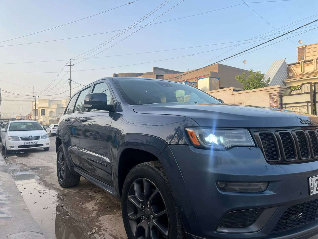 جيب شيروكي (S) 2021 
لون مميز 
رقم اربيل 
السياره بدون صبغ  فقط  نفس القطع مفتوحه من امريكا ومشدوده 
🚨 رادار مع مانع تصادم أمامي
⚠️ تحذير الخروج عن المسار
السياره جكات صعود ونزول 
🔶 نقطة عمياء
🛞 دفع رباعي 4x4
🪑 مقاعد جلد فاخرة
🔌 مقاعد أمامية كهربائية
💾 ذاكرة لحفظ وضعيات الجلوس
♨️❄️ تدفئة وتبريد المقاعد الأمامية
♨️ تدفئة المقاعد الخلفية
⚙️ مقود كهربائي
♨️ تدفئة ستيرن
🌤️ سقف بانوراما
📀 شاشة 8.4 إنج
🗺️ نظام ملاحة GPS
🏔️ نظام خاص للطرق الوعرة
💡 مصابيح أمامية زينون
✨ LED لايت أمامي
🌫️ كشافات ضباب زينون
📡 تشغيل عن بعد
📡 حساسات خلفية
📷 كاميرا خلفية
💦 بخاخ ماء لتنظيف المصابيح الأمامية
🪞 مرايا بتعتيم ذاتي
🔁 مرايا جانبية قابلة للطي كهربائياً
📞 بلوتوث هاتف
⏹️ تشغيل وإطفاء أوتو للمحرك
🛑 نظام بريك أوتوماتيكي
 السعر  255 $$
اتصال ***********
مكان تواجد السيارة: بغداد العامريه بغداد, العراق
