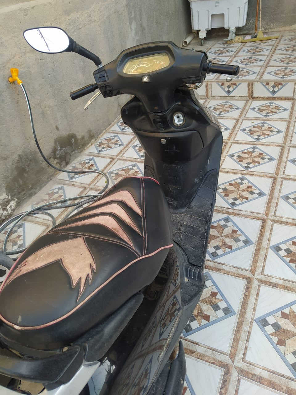 السلام عليكم دِرَاجًهٓ🛵 سبيسي ياباني للبيع مفتوحه مره فقط مكينه ناعمه خير من الله السعر 700 وبيها مجال للشراي ***********
