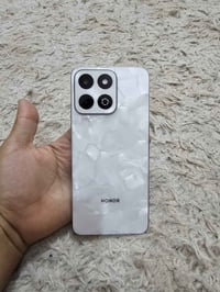 هونر X7C مثل ما اوضح صورة جديد بدون غراض الذاكرة 256 السعر 165 الف بغد...