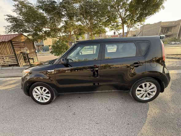 السلام عليكم 

كيا صول للبيع موديل 2017 وارد امريكي رقم بغداد
مكانها بغداد شهداء البياع 
السعر 110 وبيها مجال رقمي
***********
