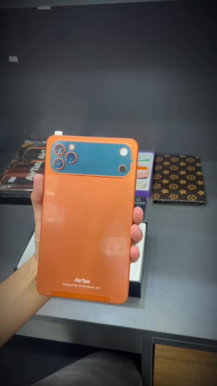 • جهاز AirTab موديل Air7
تصميم أنيق ولون برتقالي مميز، شاشة كبيرة مناسبة للدراسة، مشاهدة الأفلام، الألعاب وتصفح الإنترنت بكل سلاسة.

✨ المميزات:

* شاشة واضحة وحجم عملي
* تصميم خفيف وسهل للحمل
* بطارية تدوم لفترة ممتازة
* مناسب للأطفال والطلاب والاستخدام اليومي
* كاميرات بتصميم عصري أنيق

🎁 العرض الخاص:
مع الجهاز سماعات AirPods ،وساعه ذكيه ،هدية مجاناً لفترة محدودة �

العنوان ؛ السماوه _ الرميثه _ شارع الرسول _ مقابل  أعشاب اولاد مطرب


**إذا كنت صاحب هذا الإعلان وتريد حذفه لأي سبب، رجاءا أرسل رسالة إلى الدعم الفني**