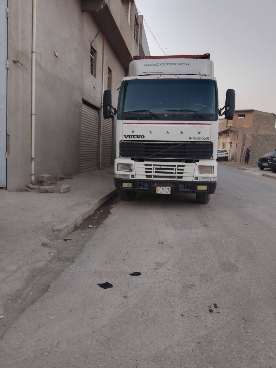 السلام عليكم سياره للبيع فالفو 95 سياره جديده جاهزه قاعد تشتغل رقم بغداد سعر 125 اغاني بغداد ***********
