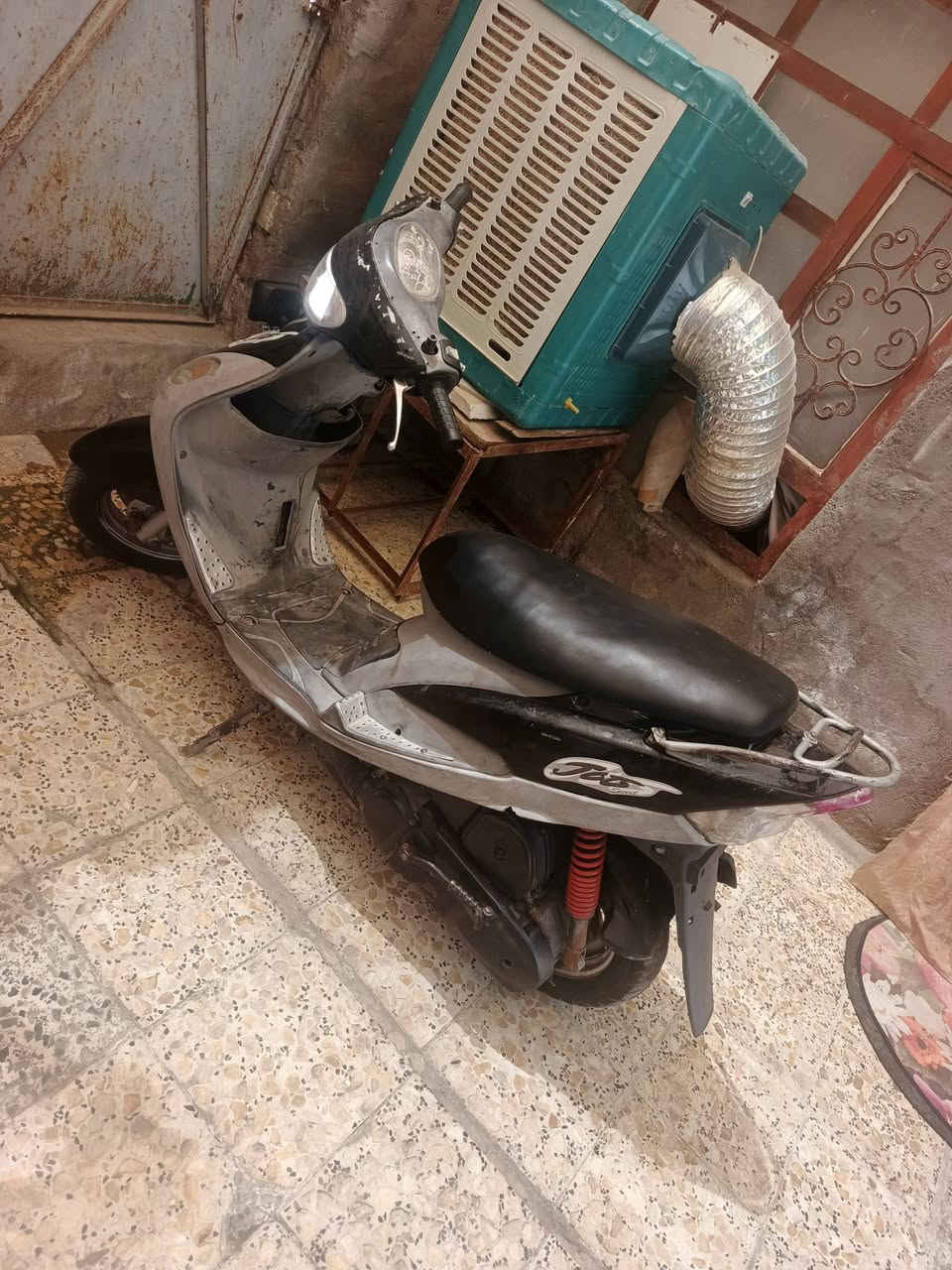 دراجه البيع شوف عينك كله شغالي سلف هندر ضفيره جديده كامله شغل وطلع 400 مكان ناصريه بل مدينه ***********
