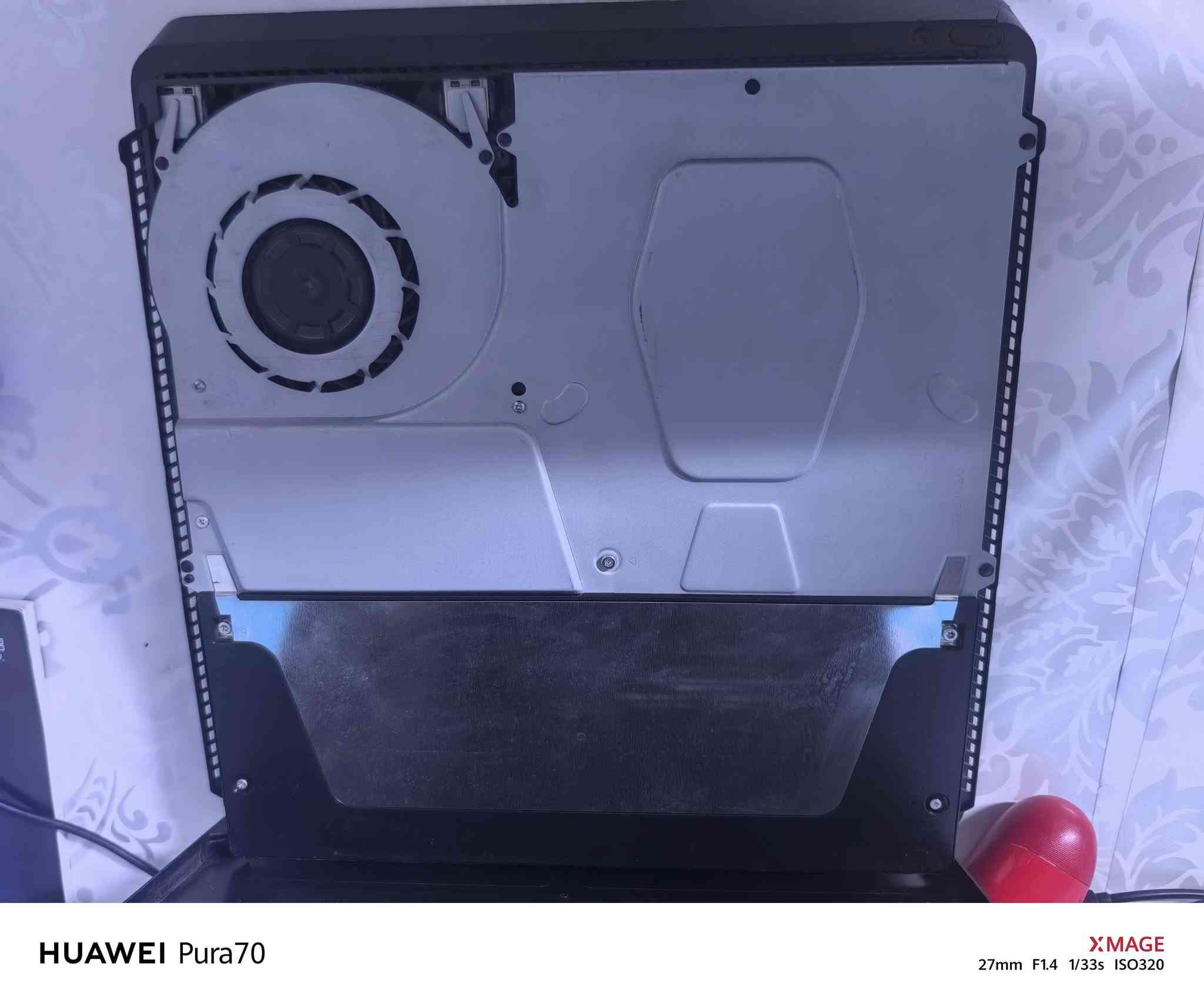 سلام عليكم بل 4 سلم أحدث اصدار مسخدم سنتين وشويه
شتريته جديد ذاكره 500

كامل ملحقات

 مع الجوستك الأصلي وجويستك ثاني ثنينههن عطل كير ابيعلك بعتبار  بدون جويستكات

قبل فتره طاح من ال ميز ونكسر كسر  بسيط حته ما تكدر تشيل ال كفر وتفتحه لان هاي السالفه منتشره هاي  لفتره ولزر مال اقارص متظرر فقط ال بلاستك الخارجي مالتها يعني لازم تطلع القرص من ال بلي تضغط على اعدادت العبة  وتدوس إخراج القرص

ويا ريد ديد ردمبشن 2
اكتب سعرك ونتفاهم الجهاز نظيف حته تراب ما بي
او مراوس باكسبوكس ون وفوك
رقمي ***********
