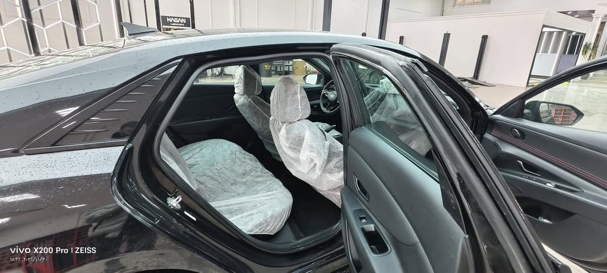 السلام عليكم
2023HYUNDAI Elantra  N line🇺🇸
(هونداي النترا ان لاين) 
(رقمأربيل ) 
المواصفات فول ١/١  (N line )

(سياره شخط مابيها رصعه مابيها)
مشيه 32ميل

مكينة تيربو رياضي ✈️
بدون دوانز السياره 🤍
 (كير توماتيك (دبل كلج الماني (DCT)
سلايت روف (فتحة بلسقف )
شفتات ستيرن رياضي ➕ ➖🔥
مود السرعة في الدشبول نظام الانطلاق القصوى
بصمة تشغيل مع بصمة ابواب 
تشغيل عن بعد 
شاحن لاسلكي بدون كيبل🔥
صندوق ذكي بصمة فتج تلقائي عند الاقتراب
                                               🔥الكشنات تحكم كهرب
                                                         🔥تدفئة كشنات 
                         🔥كشنات حضن جلد ومخمل ومطرز N 
                   🚩بطاين ابواب كلها مطرزة خيط احمر مميز
                                     بصمات N  على الكير وبلستيرن 
دوسات جانبية رياضي شركة 🏁
لايت لد مميز بلادي
بك لايت لد متصل  مميز 
رادار امامي تحديد المسار  
رادارات جانبية النقطة العمياء  
حساسات خلفية للتنبية  والتوقف الذاتي عند الرجوع 
نظام القيادة الذكية لمسافات محدودة مع السيارة الامامية
نظام الوقوف الذاتي عند الاقتراب من مركبة 
كامرة خلفية HD تعمل من اتجاهين مختلفين
اضواء ترحيب عند الاقتراب
كروز تثبيت السرعة
نظام تحديد المسار
قيادة ثلاث وضعيات (نورمل + سمارت + سبورت)
فول تحكم جهتين استيرن 
شاشة اعطال واشارة ترحيب
مانع انزلاق نظام تركشن
تبريد شاشه منفصل
ويل رياضي  18 مميز 
شاشة لعرض العطلات وقياس ضغط الاطارات ولضبط اعدادات السيارة 
شاشة كبيره بل وسط  تدعم نظام الابل كار بلي والاندرويد اوتو بدون كيبل
8 انج + GPS+ بوصله + كامره خلفية دواره بنظام  
دمام سماعات اصلي امامي 
 
---------------------------                      
الضرر (بابين مثل موضحه بل صوره بيها كلير بدون معجون 2) 
سعرها158بيها مجال 
رقم الهاتف: 
-***********
