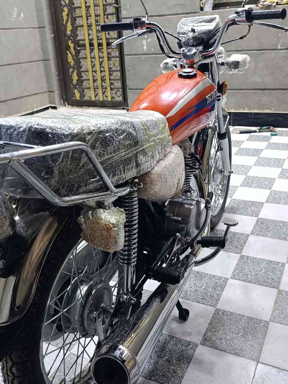 دراجه سكنر بعدهي بل باكيت موديل 2025 سعر 800وبيها مجال،رقم ***********
