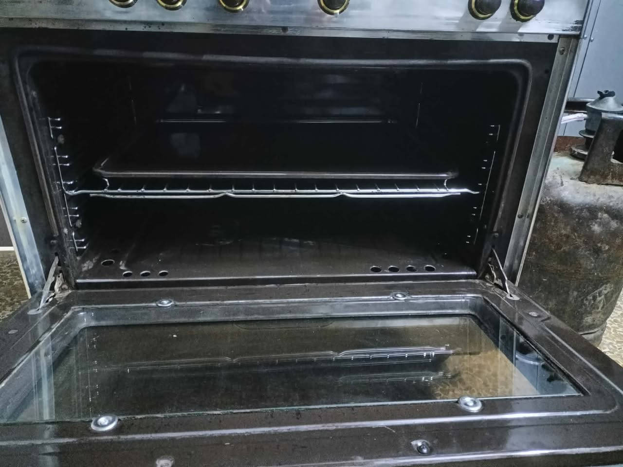 طباخ كريازي مصري نظيف جدا جدا .
شغال كامل عيون وفرن 
السعر 250 وبي مجال
العنوان حي القدس


**إذا كنت صاحب هذا الإعلان وتريد حذفه لأي سبب، رجاءا أرسل رسالة إلى الدعم الفني**