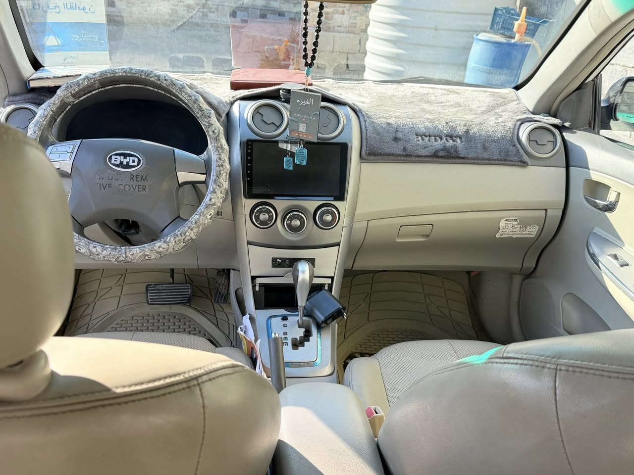 يالله اللهم صلي على محمد وال محمد سياره BYD(2013)مكفوله من الضربه والصبغ فقط الجاملغ الي موضح امامكم والسونار هم امامكم محوره كير ومكينه كورلا المرغوب ١٨٠٠ حداديه جديده تايرات جديده تبريد شغال ثلج السياره بأسمي سنويه لل٢٨. والسياره بعد احلا من الصور السعر ٦٥ وبيه مجال للتواصل ***********  او تفضلو خاص
