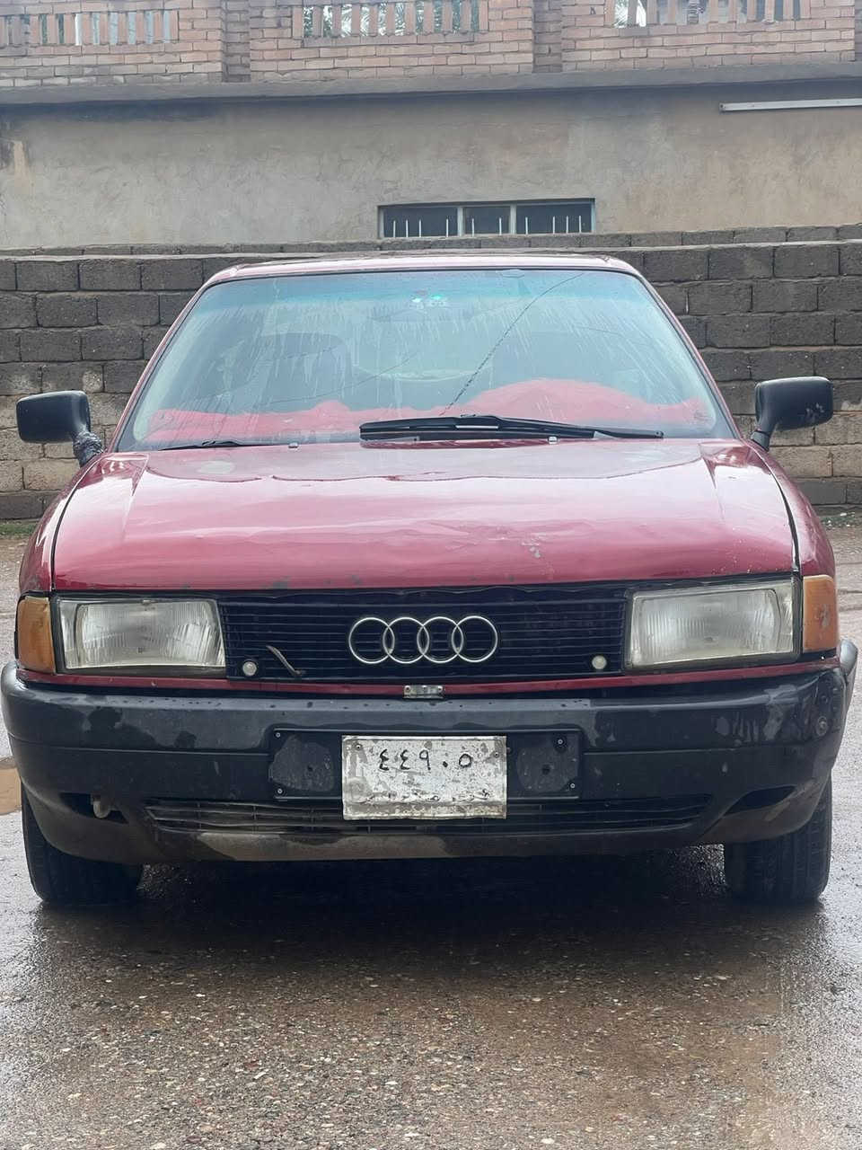 السلام عليكم
سيارة أودي موديل 90 شغالة كاملة كهربائيات كلها شغالة من الطارف للطارف گير محرك 
فحص صلاح الدين تريد تحويل تريد وكاله 
السعر ١٨ وبيها مجال 
***********
